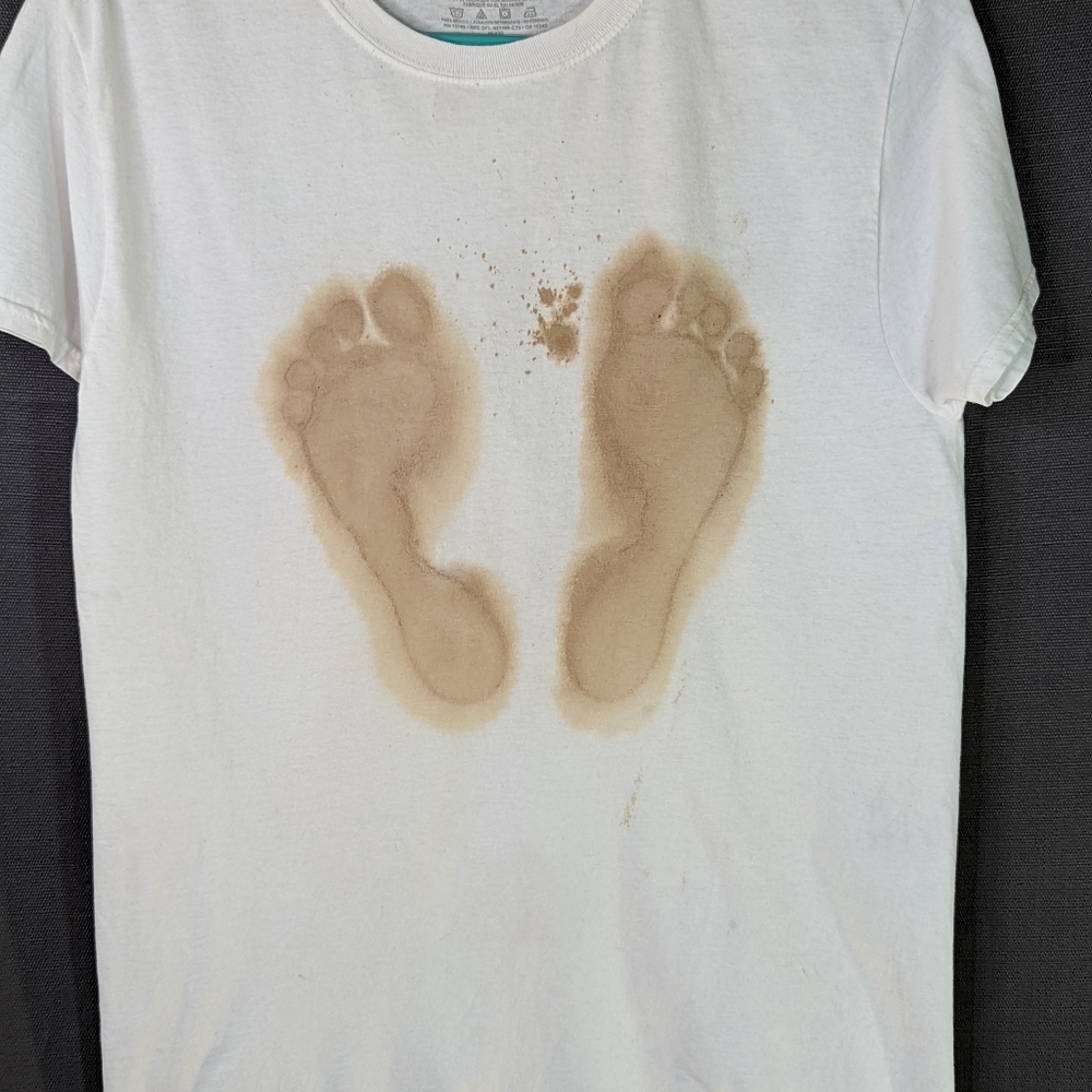 Sandy Feet Foot Prints In The Sand Unisex M T-Shirt